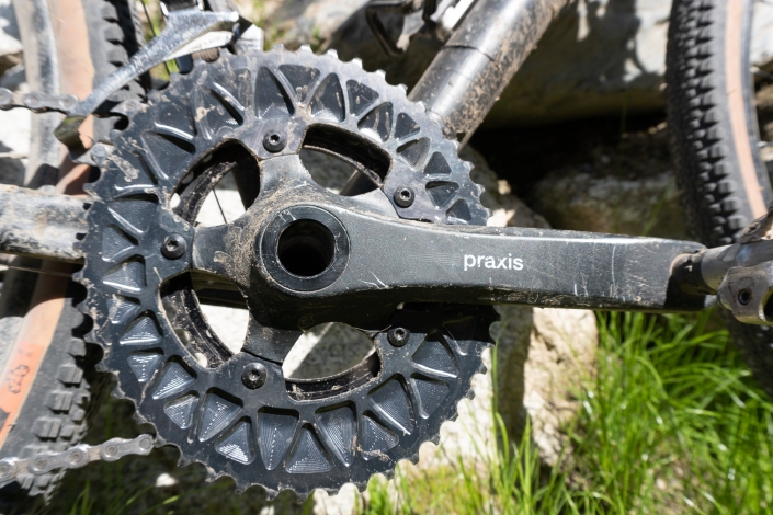 Absolute Black chain rings on Praxis cranks